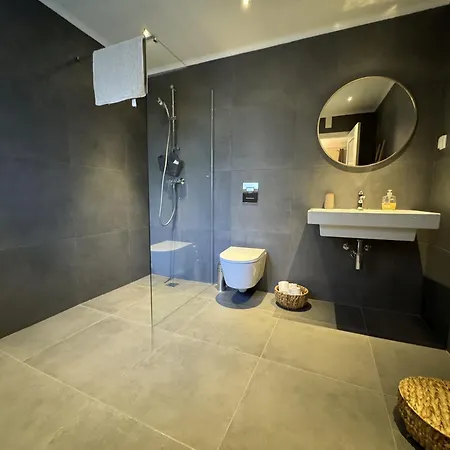 House - Beachhouselagos - Meia Lagos