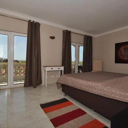 House - Beachhouselagos - Meia