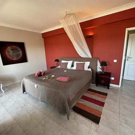 לינה וארוחת בוקר House - Beachhouselagos - Meia