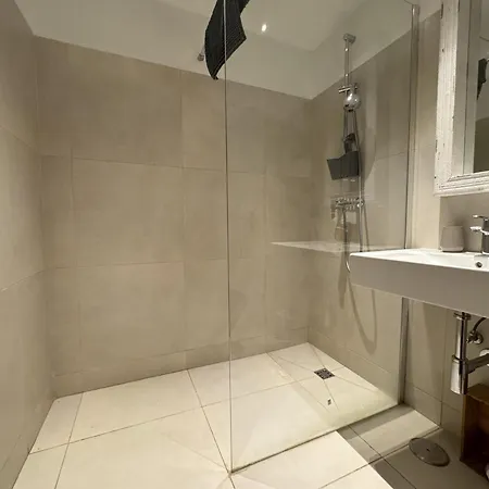 House - Beachhouselagos - Meia * לאגוּ‏ש