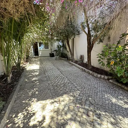 לינה וארוחת בוקר House - Beachhouselagos - Meia לאגוּ‏ש